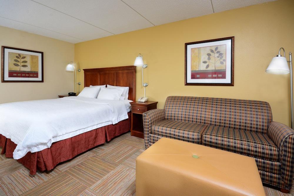 Hampton Inn Raleigh Capital Blvd North Exterior photo