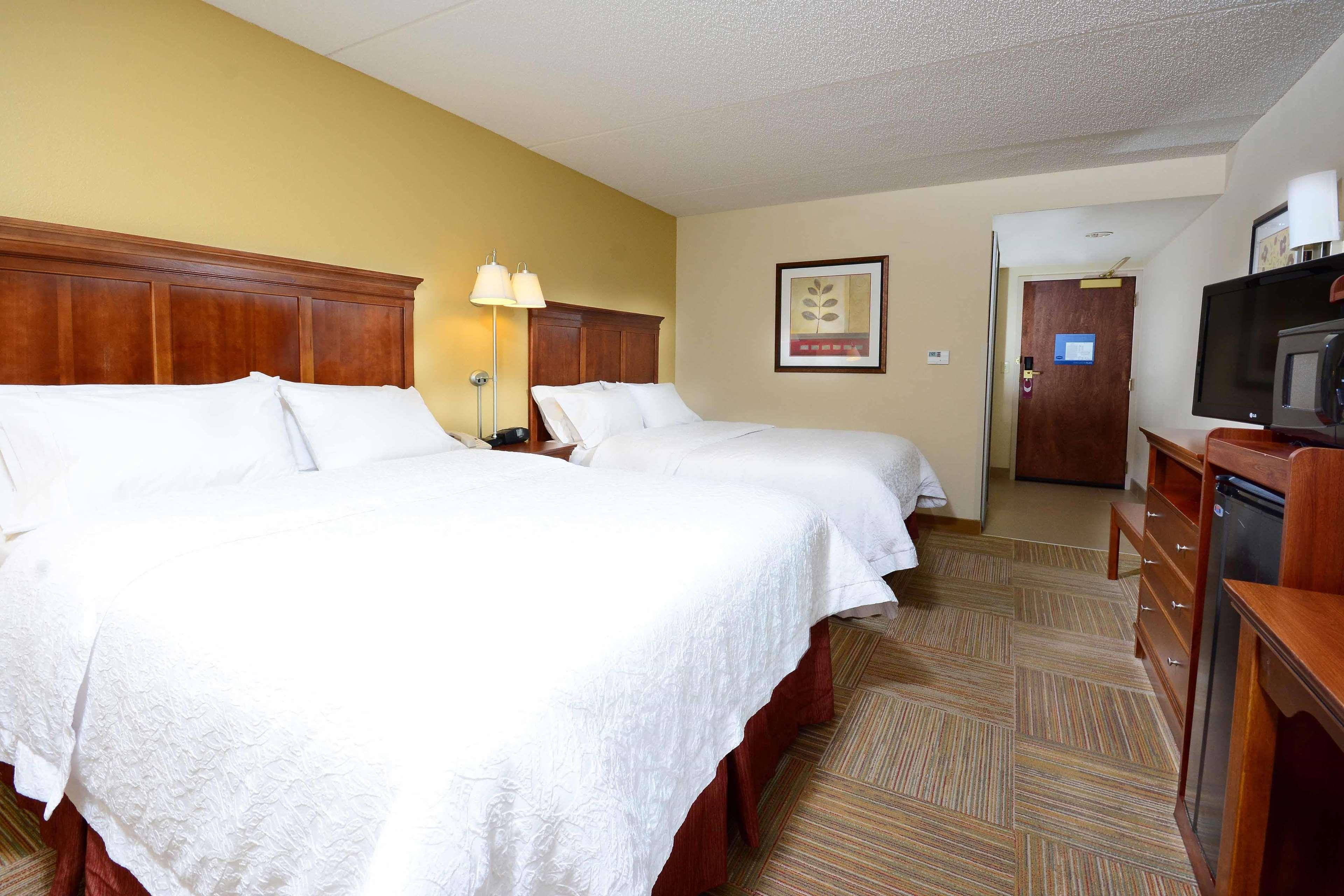 Hampton Inn Raleigh Capital Blvd North Exterior photo