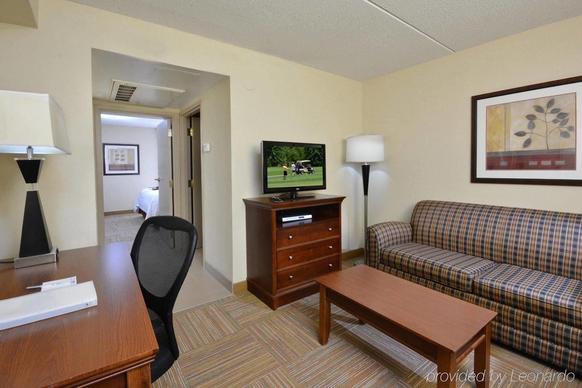Hampton Inn Raleigh Capital Blvd North Exterior photo
